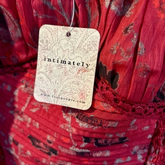 FREE PEOPLE Intimately red floral bodysuit. Size M - Picture 6 of 8